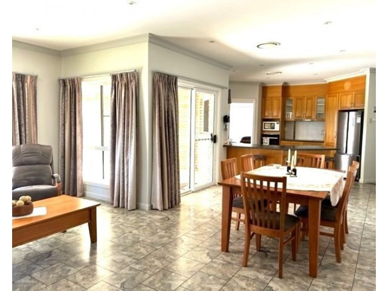 24 Minuti Lane, Amiens QLD 4380