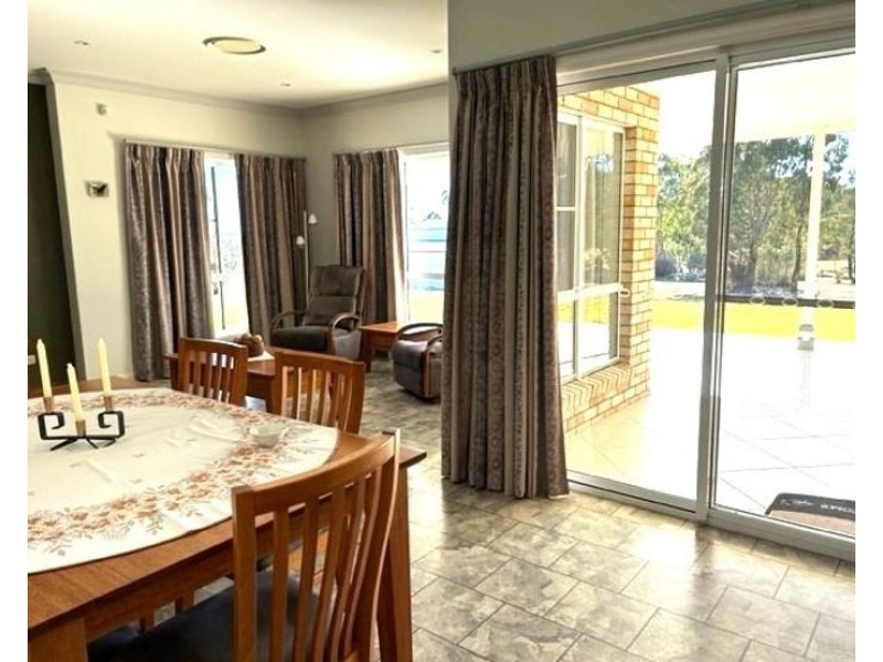 24 Minuti Lane, Amiens QLD 4380