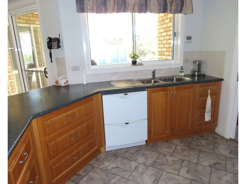 24 Minuti Lane, Amiens QLD 4380