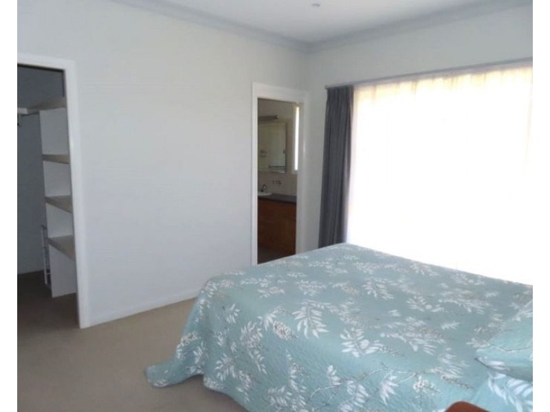 24 Minuti Lane, Amiens QLD 4380