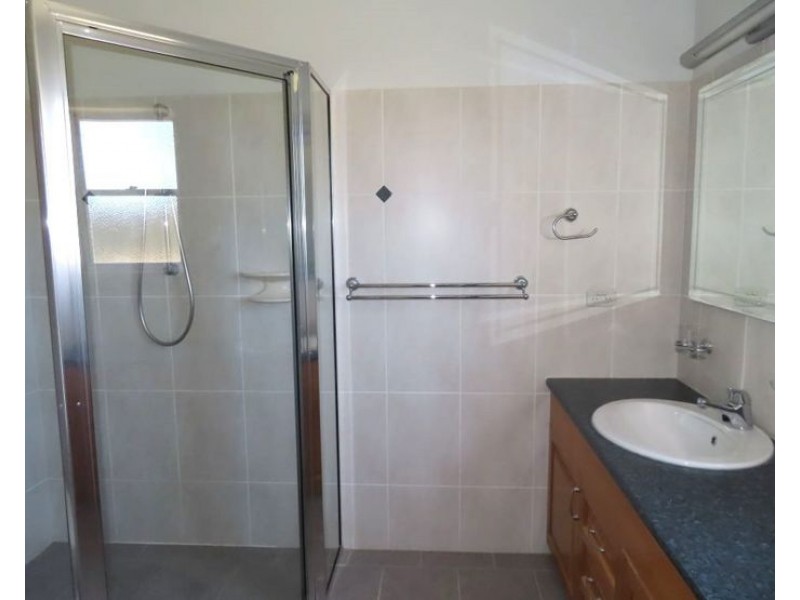 24 Minuti Lane, Amiens QLD 4380