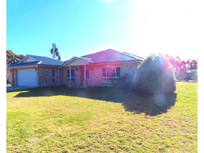 24 Minuti Lane, Amiens QLD 4380