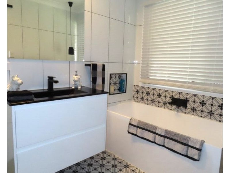 60 Mount Tully Road, Stanthorpe QLD 4380