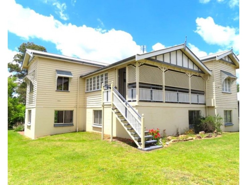 17 Denham Street, Stanthorpe QLD 4380