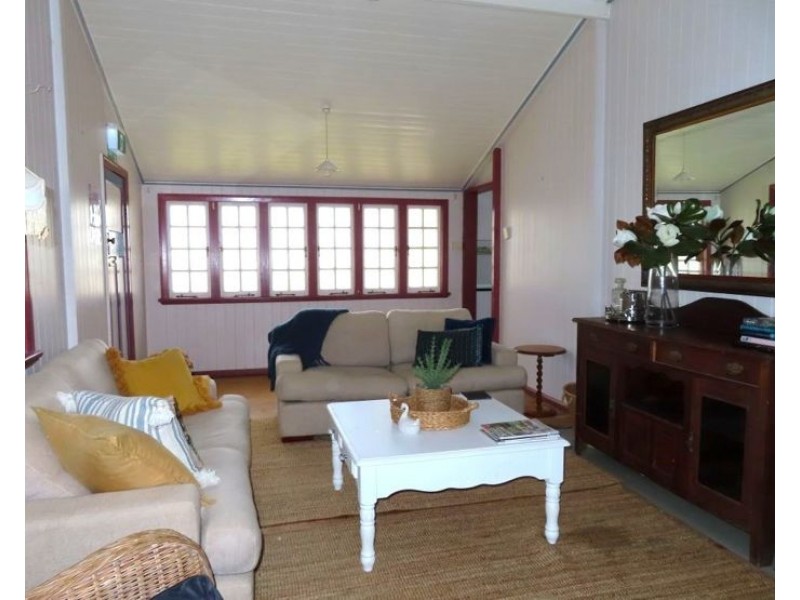 17 Denham Street, Stanthorpe QLD 4380