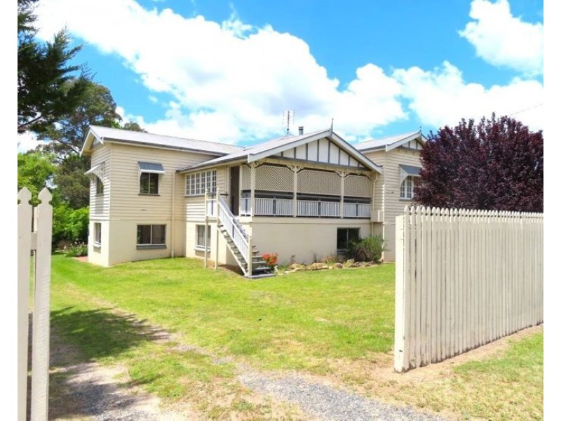 17 Denham Street, Stanthorpe QLD 4380