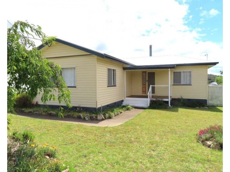 26 Pierpoint Street, Stanthorpe QLD 4380