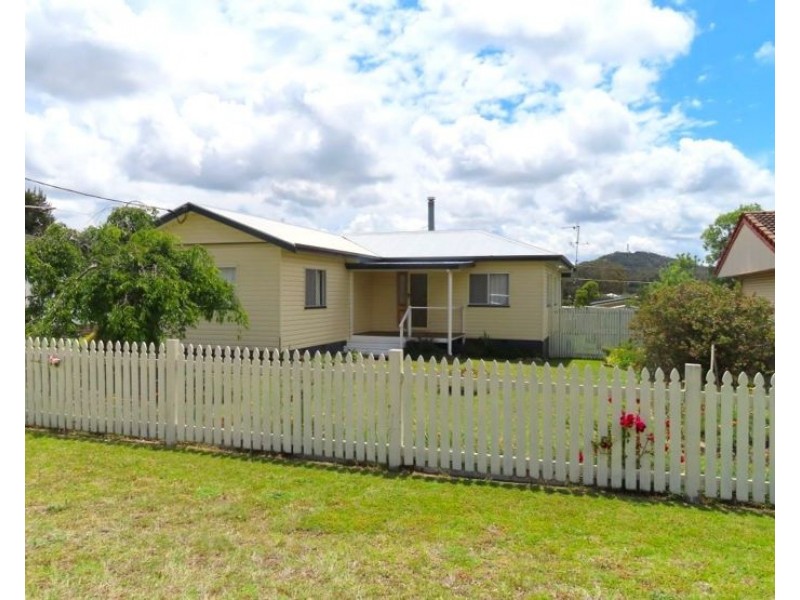 26 Pierpoint Street, Stanthorpe QLD 4380