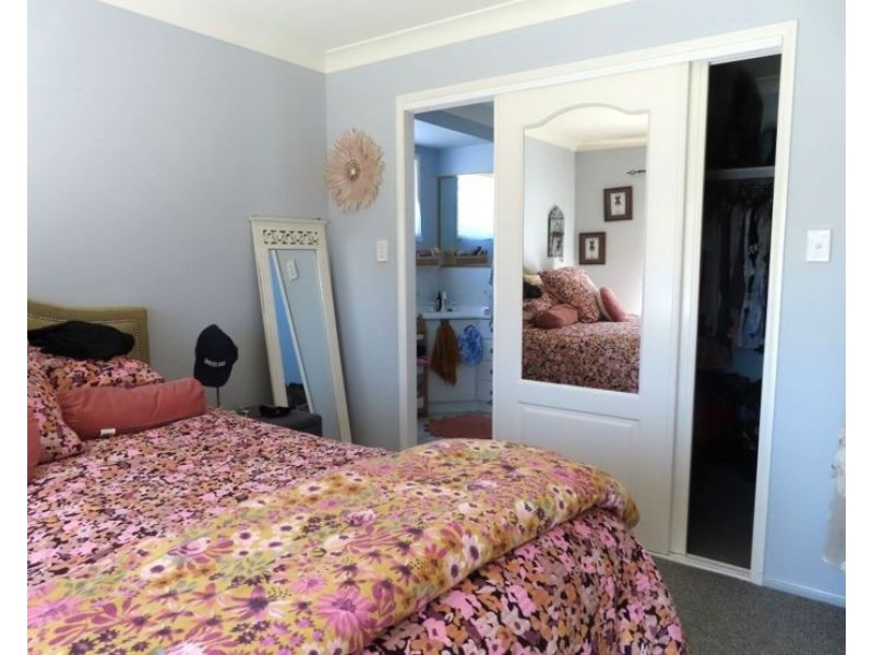 28 Fairway Crescent, Stanthorpe QLD 4380