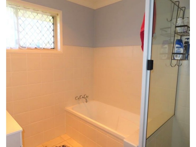 28 Fairway Crescent, Stanthorpe QLD 4380