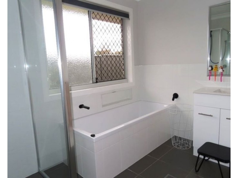 48 Amosfield Road, Stanthorpe QLD 4380