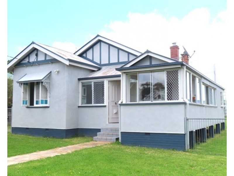 6 Symes Street, Stanthorpe QLD 4380