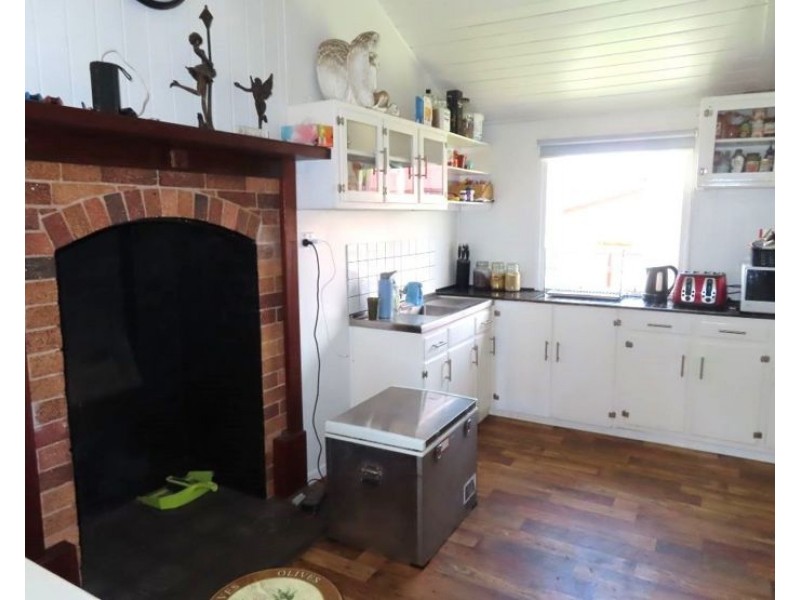 6 Symes Street, Stanthorpe QLD 4380