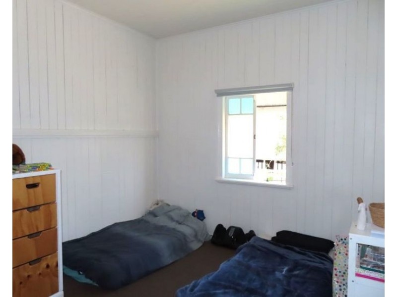 6 Symes Street, Stanthorpe QLD 4380