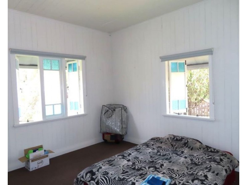 6 Symes Street, Stanthorpe QLD 4380