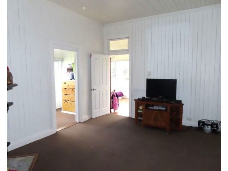 6 Symes Street, Stanthorpe QLD 4380