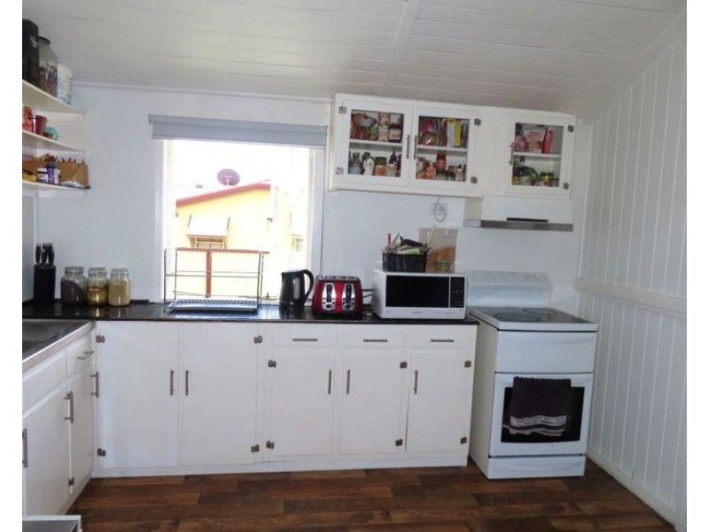 6 Symes Street, Stanthorpe QLD 4380