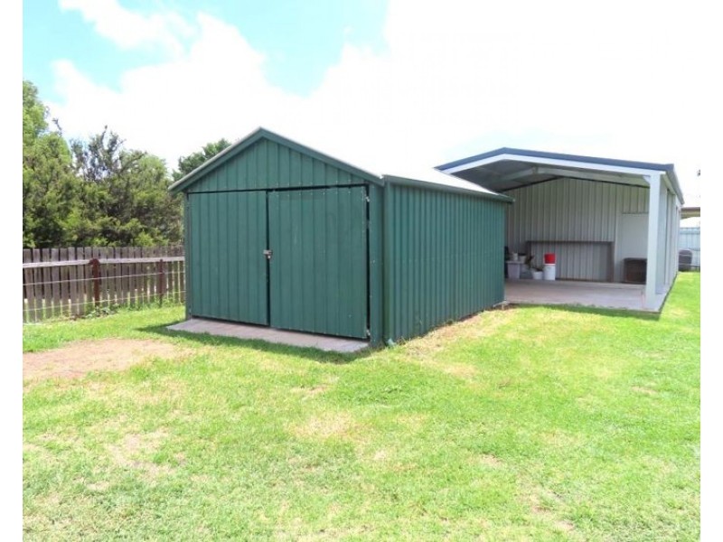 6 Symes Street, Stanthorpe QLD 4380