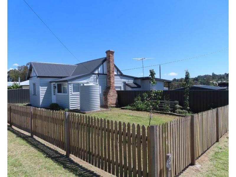 90 Sugarloaf Road, Stanthorpe QLD 4380