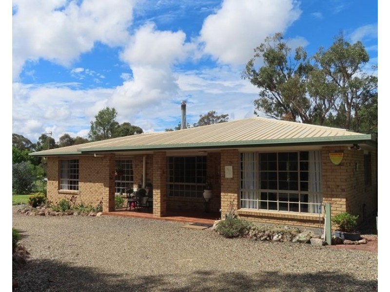 46 Sugarloaf Road, Stanthorpe QLD 4380