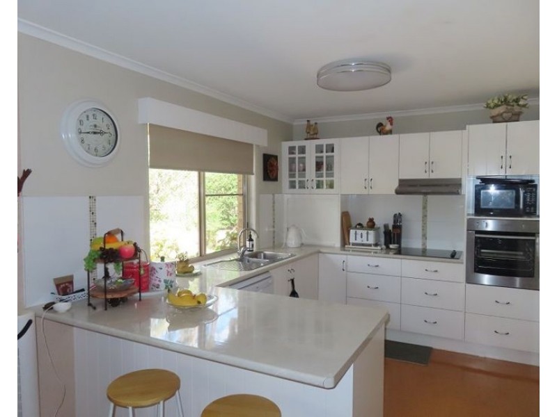 46 Sugarloaf Road, Stanthorpe QLD 4380