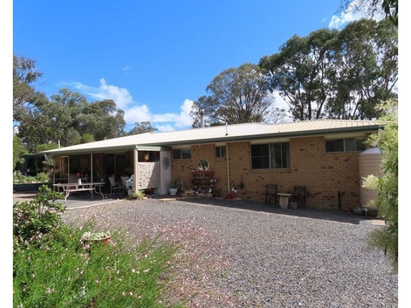 46 Sugarloaf Road, Stanthorpe QLD 4380