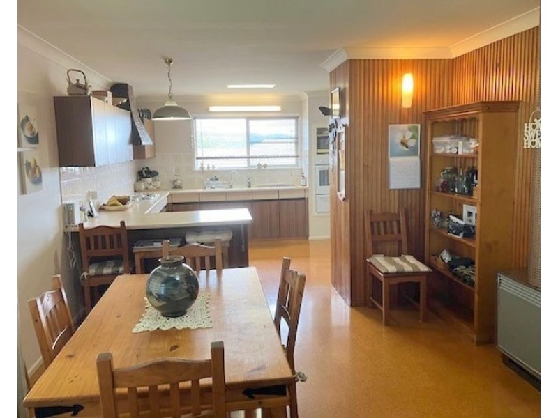 16 Smith Street, Stanthorpe QLD 4380