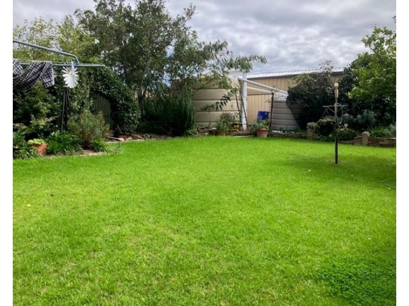 16 Smith Street, Stanthorpe QLD 4380