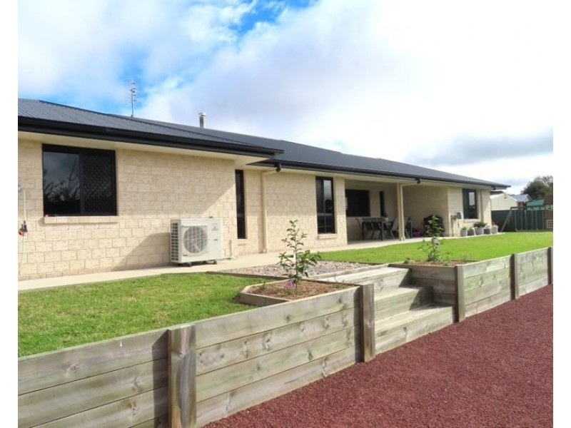 124A Folkestone Street, Stanthorpe QLD 4380