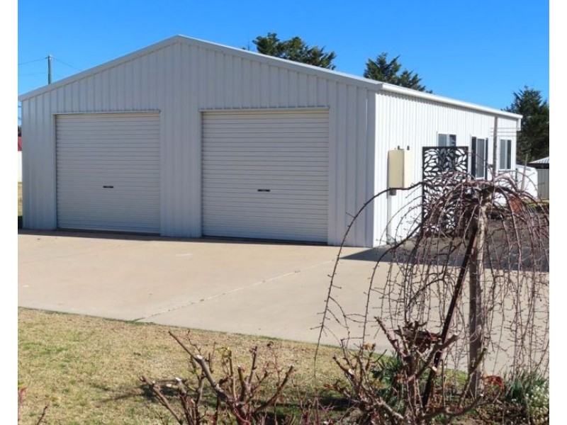 22 Pioneers Parade, Stanthorpe QLD 4380
