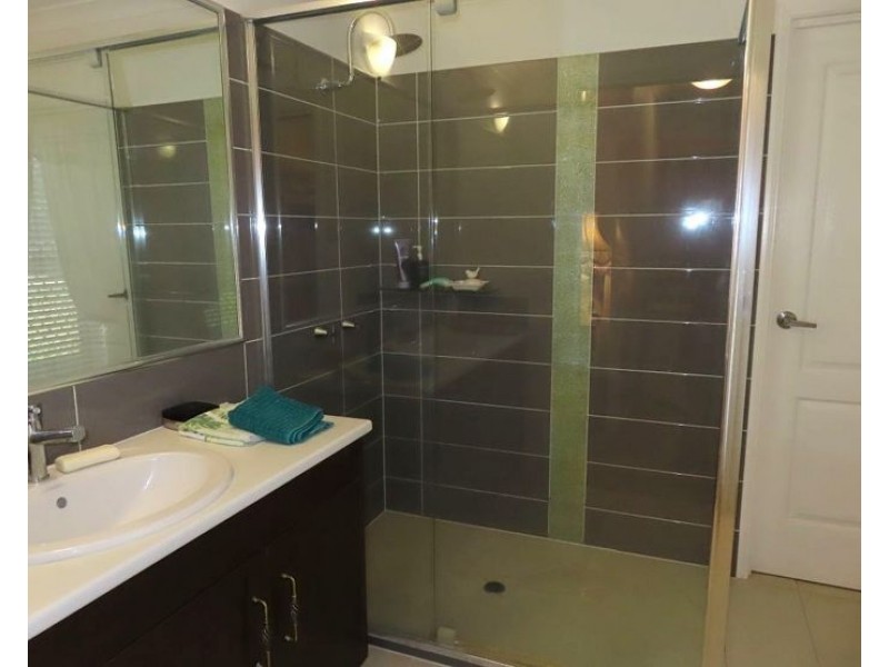 22 Pioneers Parade, Stanthorpe QLD 4380