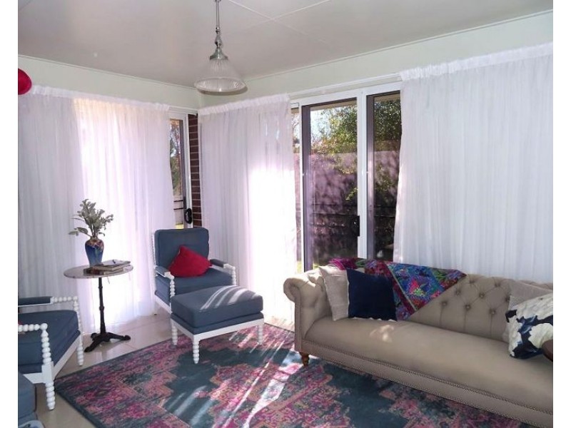 22 Pioneers Parade, Stanthorpe QLD 4380