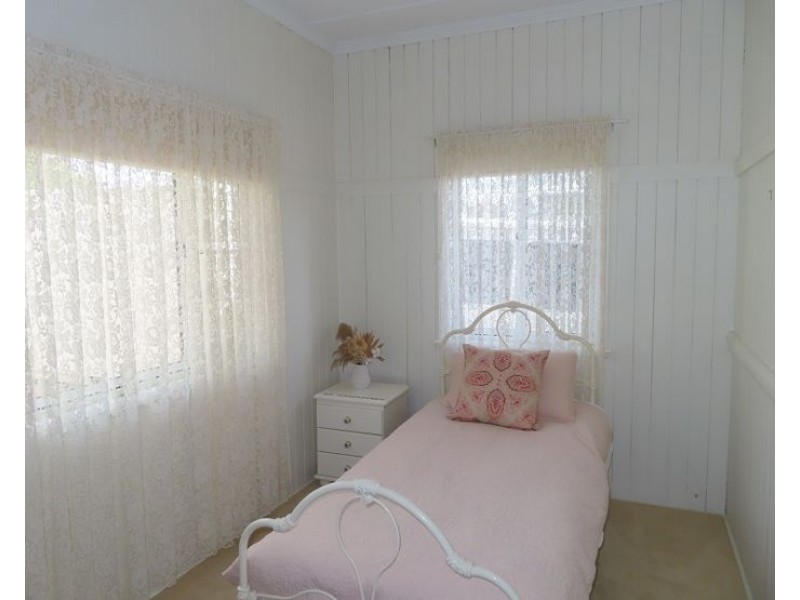 9 Catherine Street, Stanthorpe QLD 4380