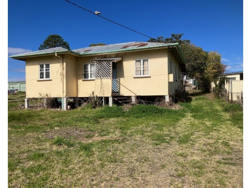 21 Leslie Parade, Stanthorpe QLD 4380