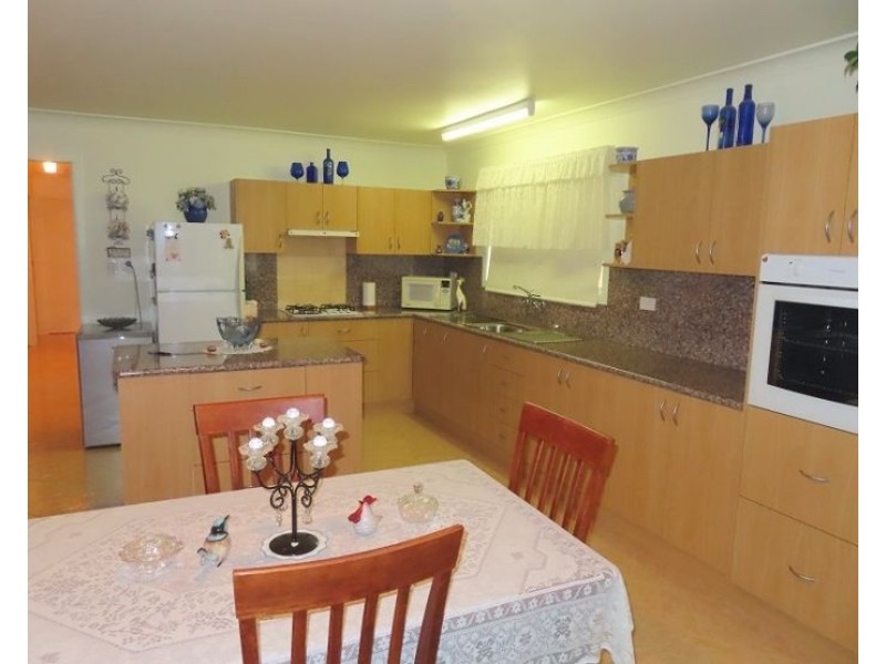 7 Forrest Street, Glen Aplin QLD 4381