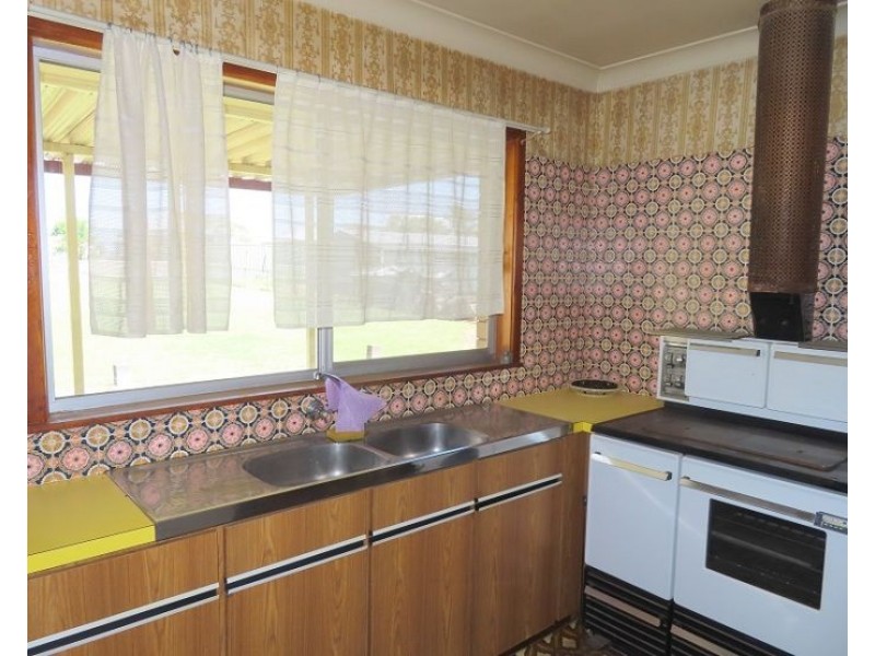 26 Hillcrest Street, Stanthorpe QLD 4380