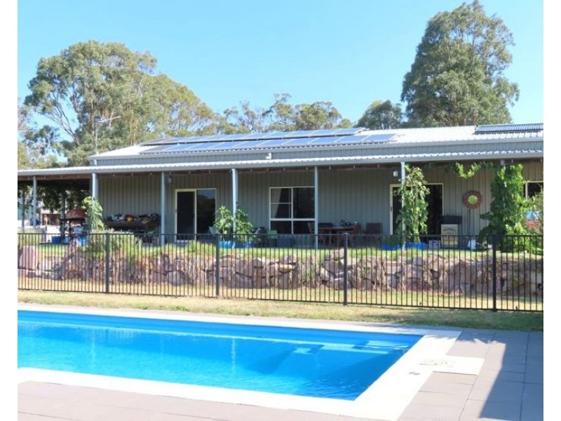 98 McKechnie Road, Stanthorpe QLD 4380