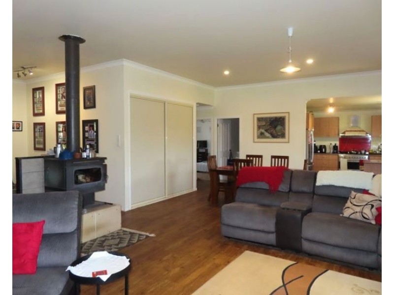 98 McKechnie Road, Stanthorpe QLD 4380