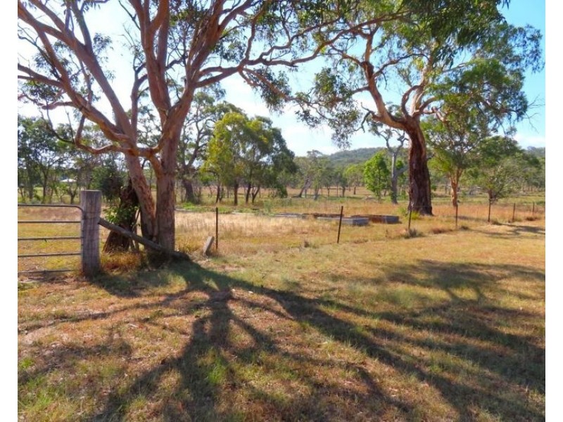 98 McKechnie Road, Stanthorpe QLD 4380