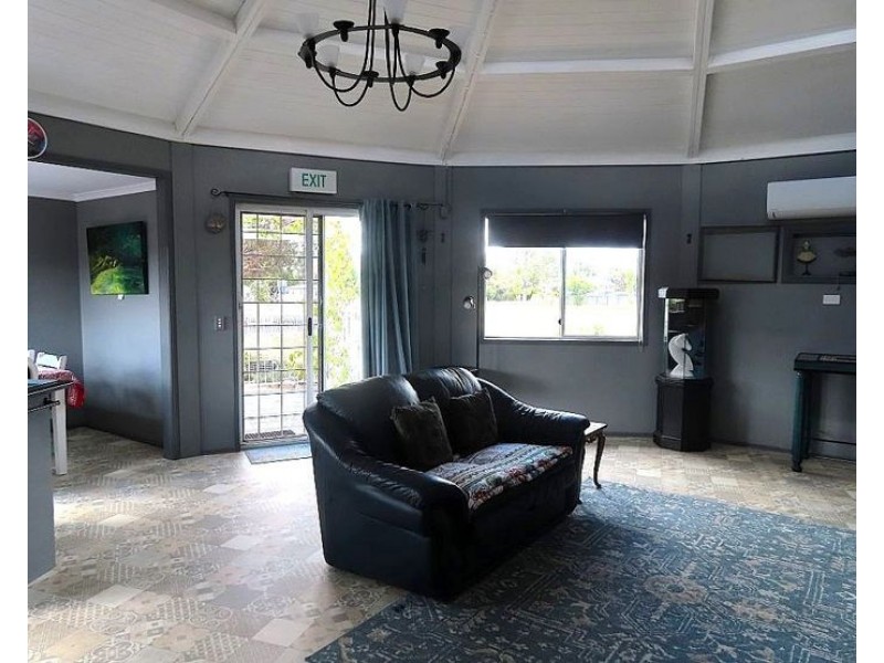 46 Tenterfield Street, Wallangarra QLD 4383