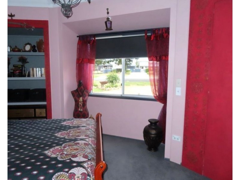 46 Tenterfield Street, Wallangarra QLD 4383