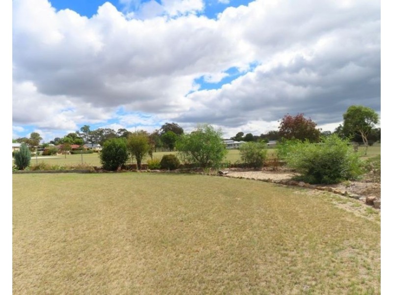 46 Tenterfield Street, Wallangarra QLD 4383