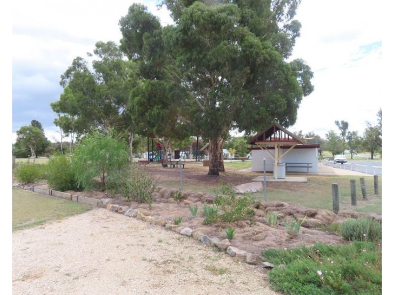 46 Tenterfield Street, Wallangarra QLD 4383