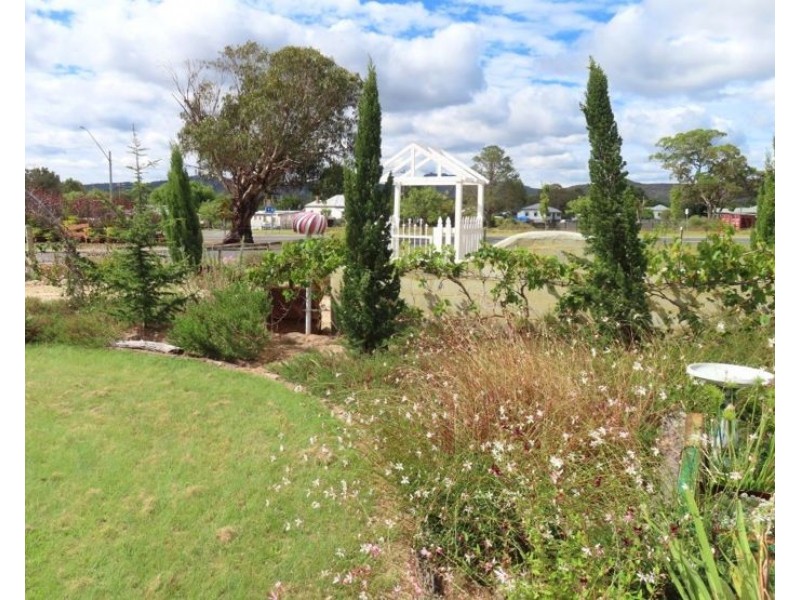 46 Tenterfield Street, Wallangarra QLD 4383