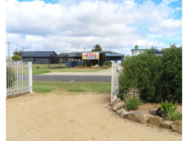 46 Tenterfield Street, Wallangarra QLD 4383