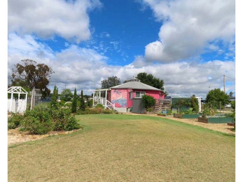 46 Tenterfield Street, Wallangarra QLD 4383