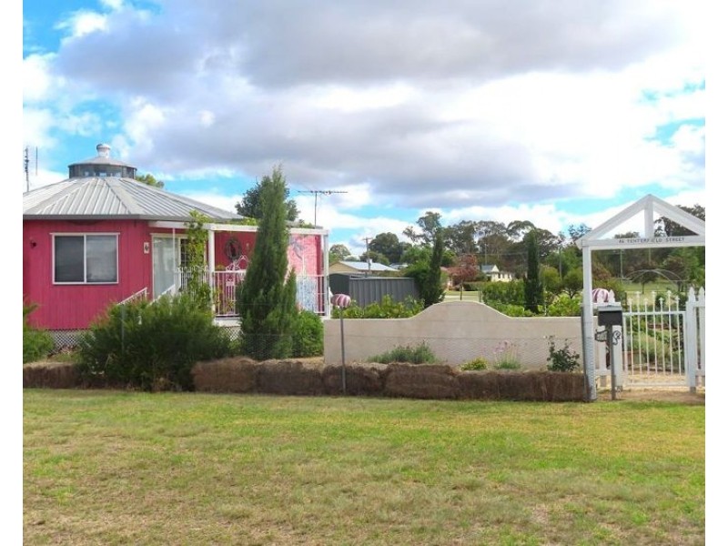 46 Tenterfield Street, Wallangarra QLD 4383