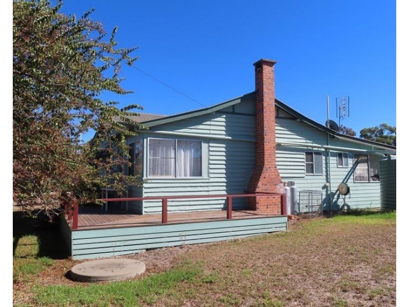 10 Foster Street, Glen Aplin QLD 4381