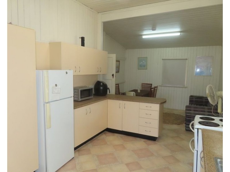 10 Foster Street, Glen Aplin QLD 4381