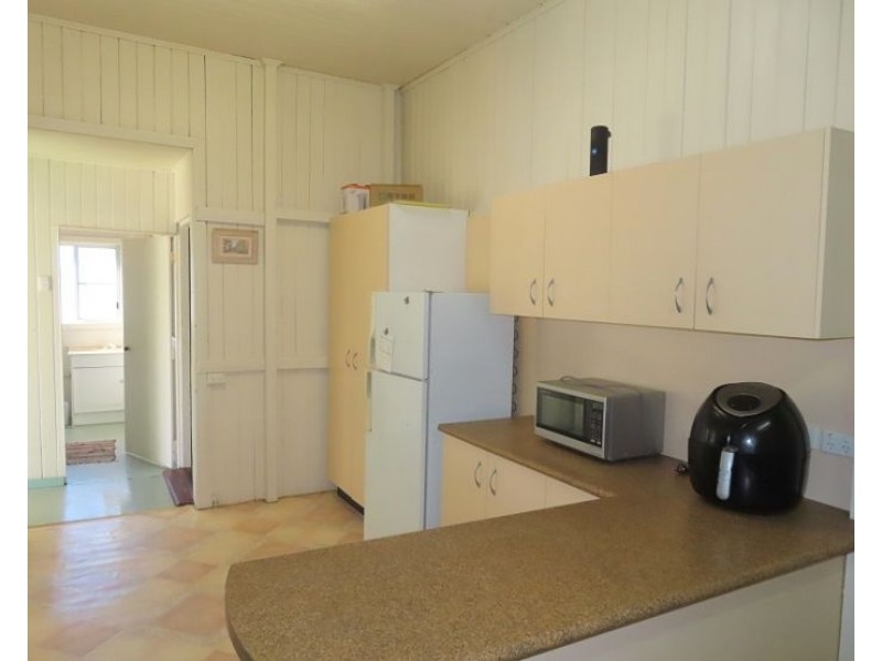 10 Foster Street, Glen Aplin QLD 4381